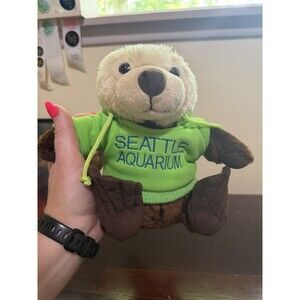 Seattle Aquarium Sea Otter Souvenir The Petting Zoo Plush In Green Hoodie